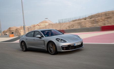 2019 Porsche Panamera GTS Front Three-Quarter Wallpapers 450x275 (97)
