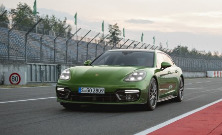 2019 Porsche Panamera GTS Front Wallpapers 450x275 (29)