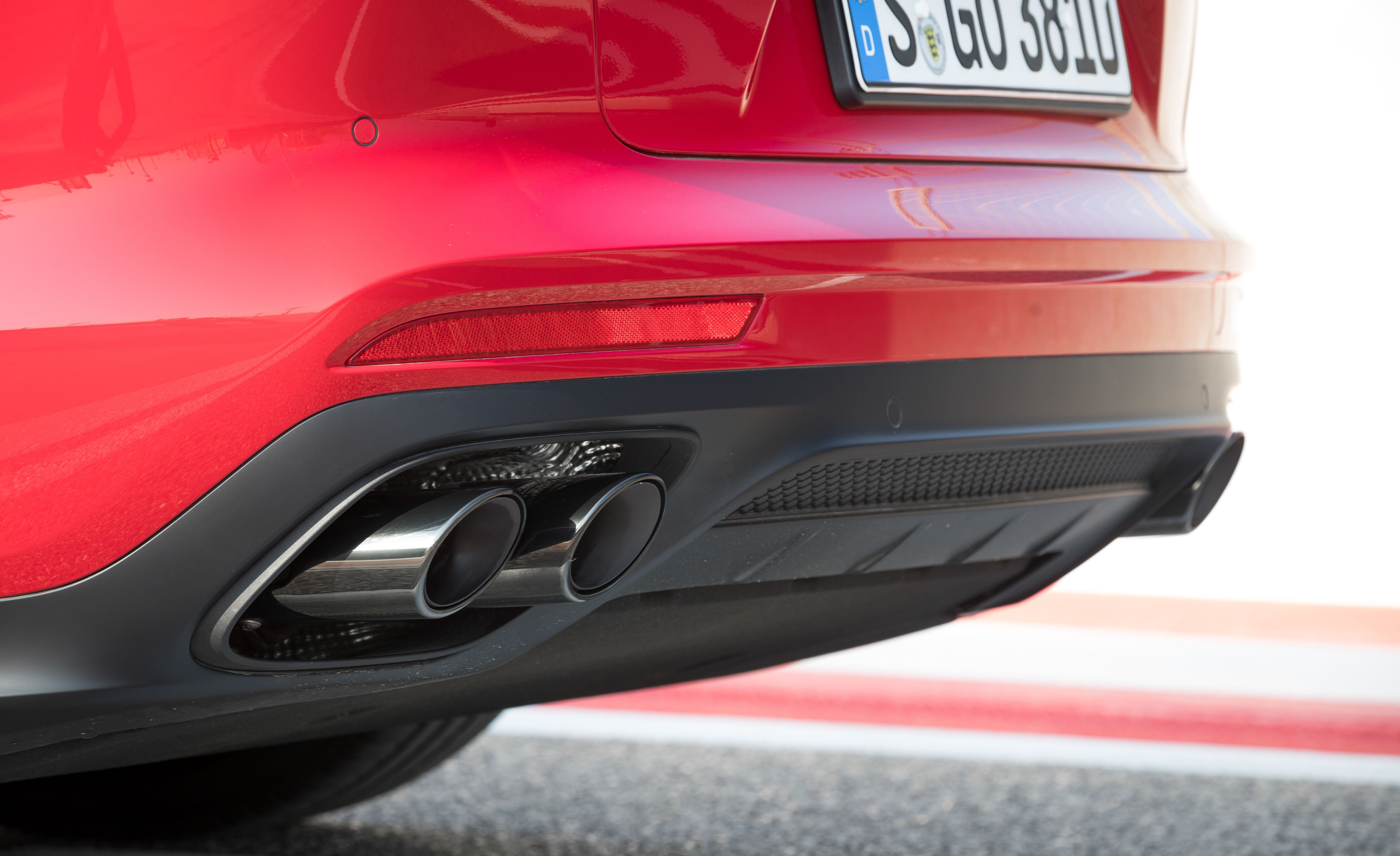 2019 Porsche Panamera GTS Sport Turismo Exhaust Wallpapers #12 of 93
