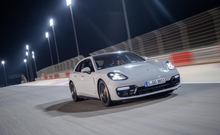 2019 Porsche Panamera GTS Sport Turismo Front Three-Quarter Wallpapers 450x275 (56)