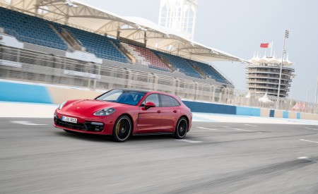 2019 Porsche Panamera GTS Sport Turismo Front Three-Quarter Wallpapers 450x275 (2)