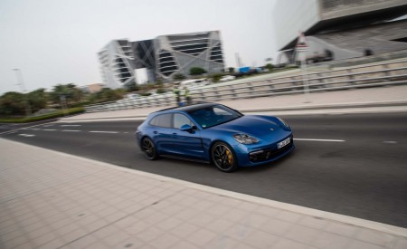 2019 Porsche Panamera GTS Sport Turismo Front Three-Quarter Wallpapers 450x275 (43)