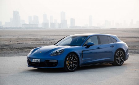 2019 Porsche Panamera GTS Sport Turismo Front Three-Quarter Wallpapers 450x275 (44)