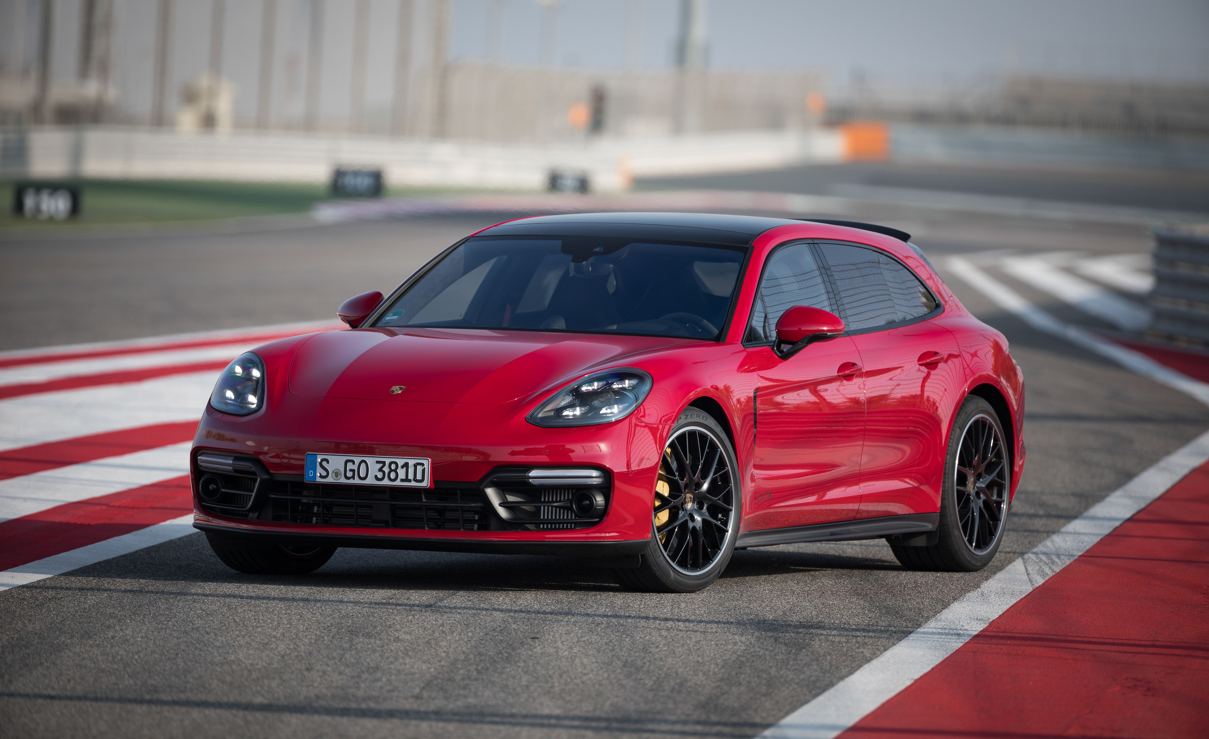 2019 Porsche Panamera GTS Sport Turismo Front Three-Quarter Wallpapers #6 of 93
