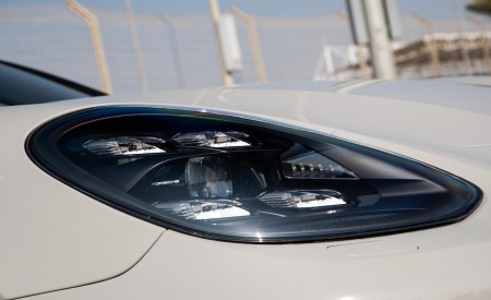 2019 Porsche Panamera GTS Sport Turismo Headlight Wallpapers 450x275 (77)