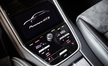 2019 Porsche Panamera GTS Sport Turismo Interior Detail Wallpapers 450x275 (89)