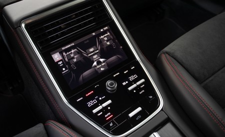2019 Porsche Panamera GTS Sport Turismo Interior Detail Wallpapers 450x275 (20)