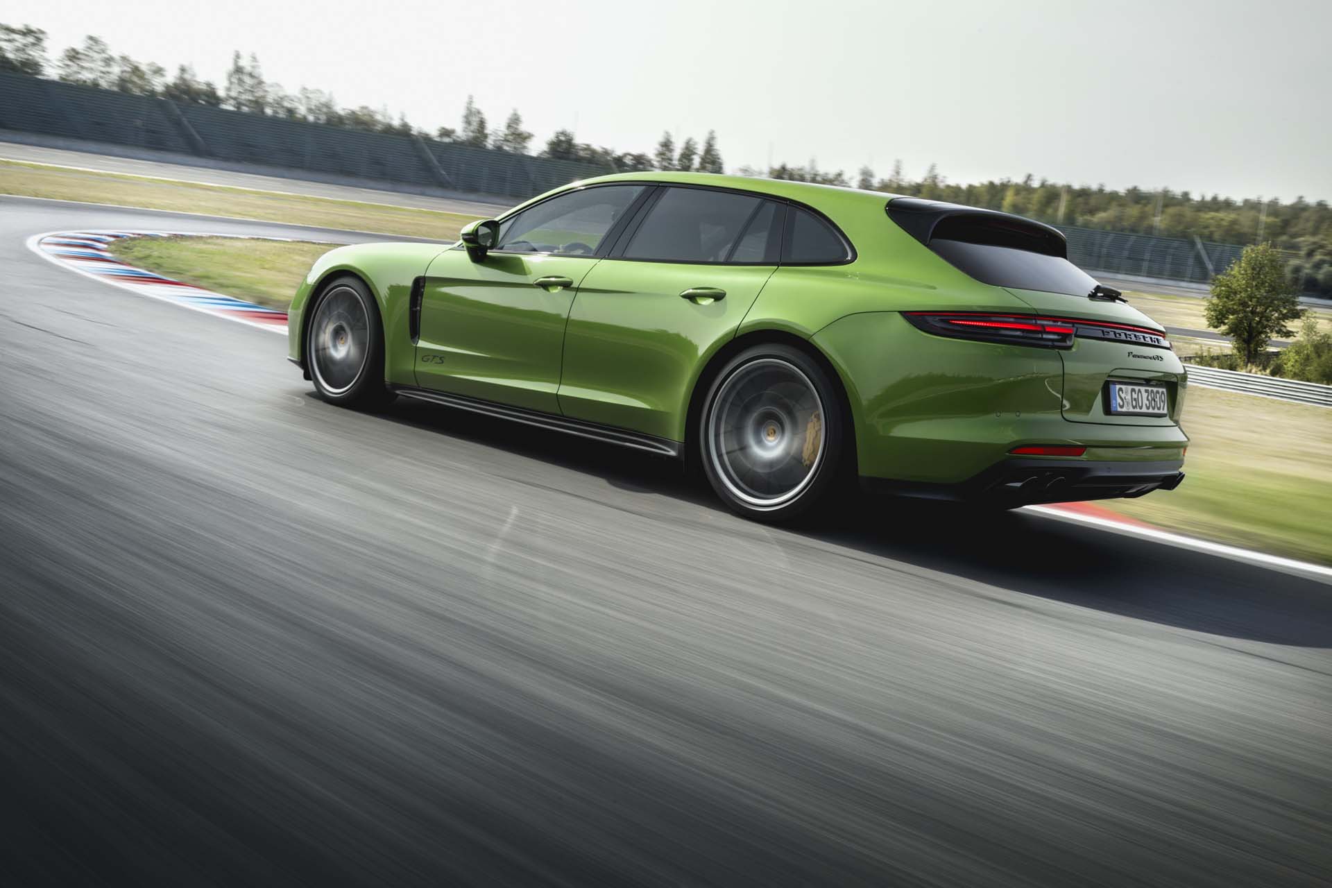 2019 Porsche Panamera GTS Sport Turismo Rear Three-Quarter Wallpapers #38 of 93