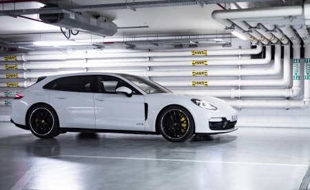 2019 Porsche Panamera GTS Sport Turismo Side Wallpapers 450x275 (73)