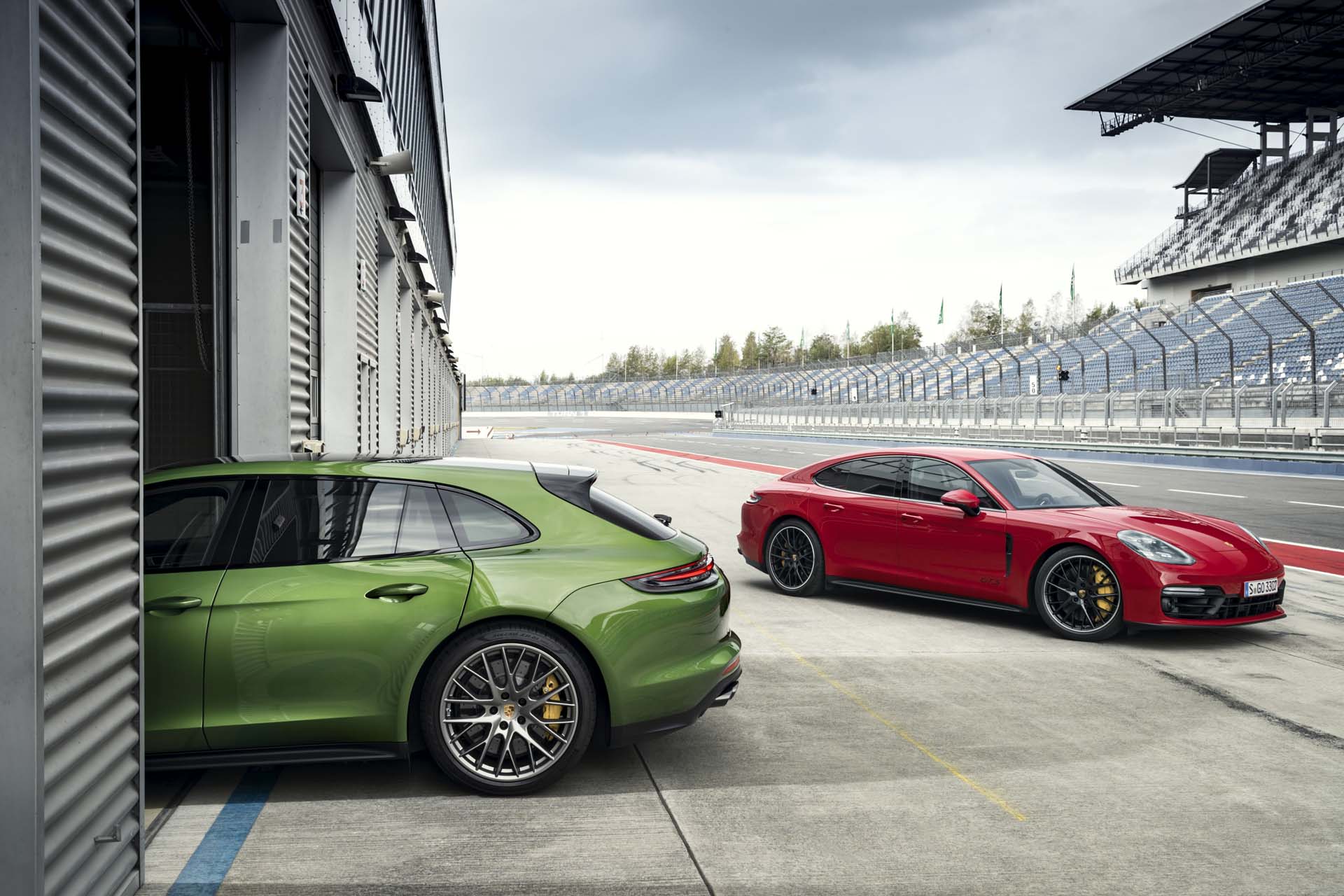 2019 Porsche Panamera GTS and Panamera GTS Sport Turismo Wallpapers (11)