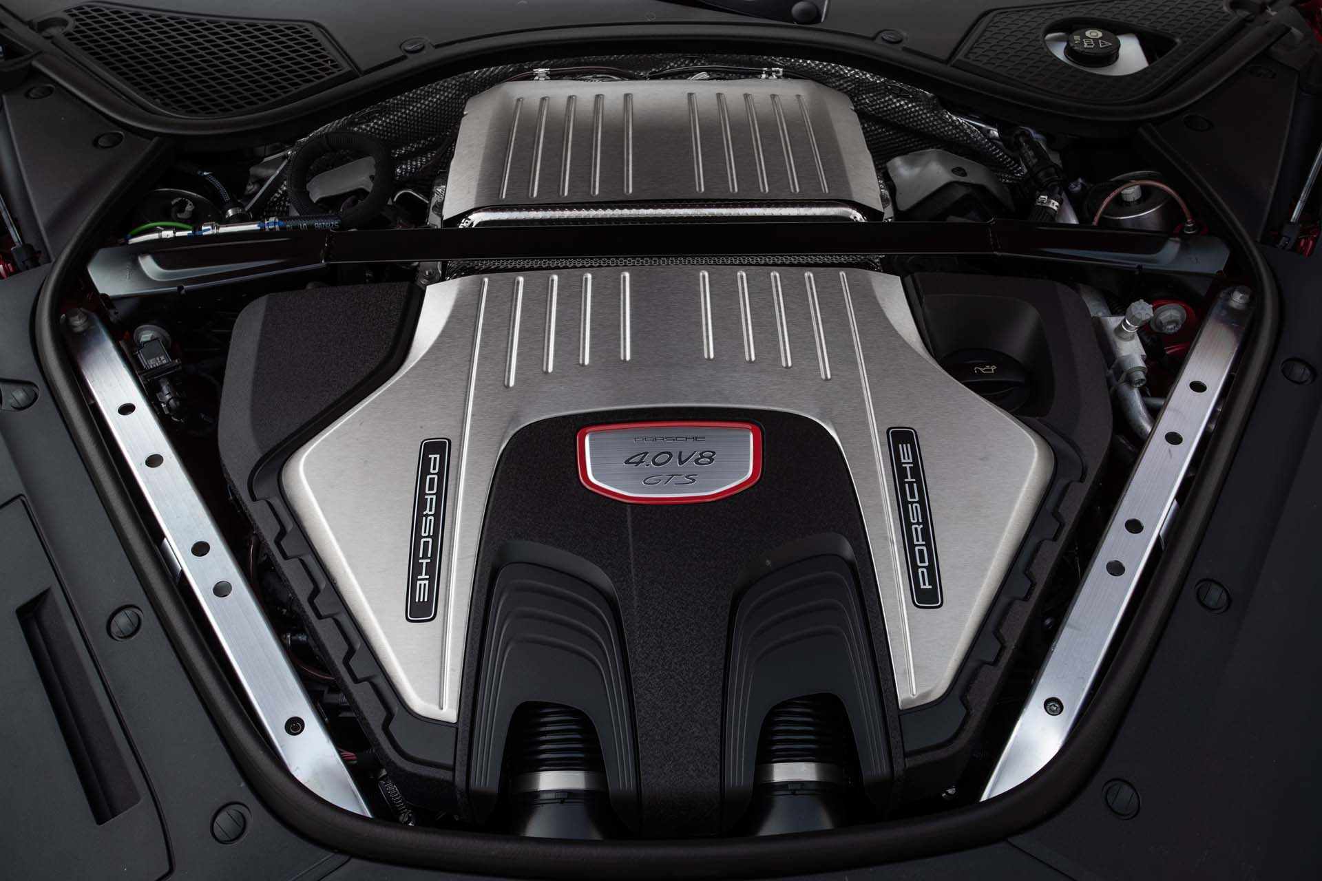 2019 Porsche Panamera GTS twin turbocharged 4.0 liter V8 engine Wallpapers #15 of 93