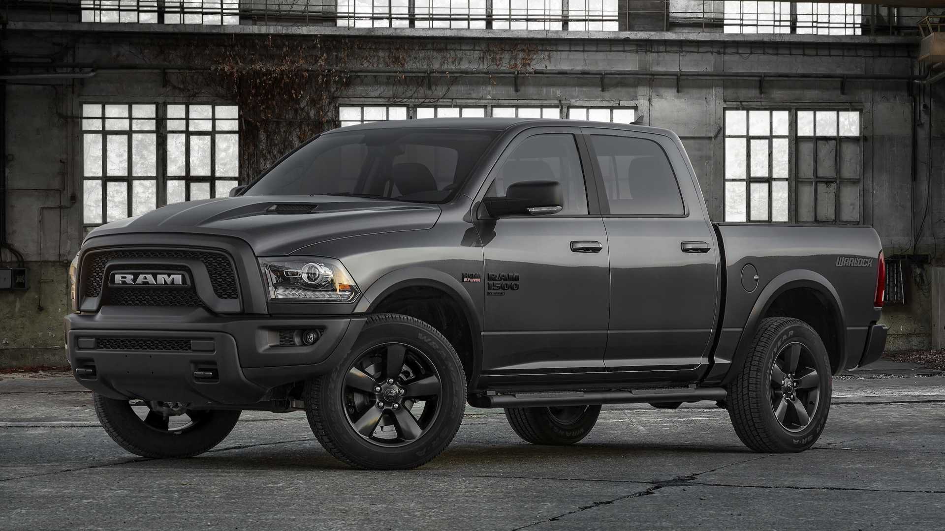 2019 Ram 1500 Classic Warlock Front Three-Quarter Wallpapers (2)
