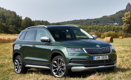 2019 Skoda Karoq Scout Front Three-Quarter Wallpapers 450x275 (12)