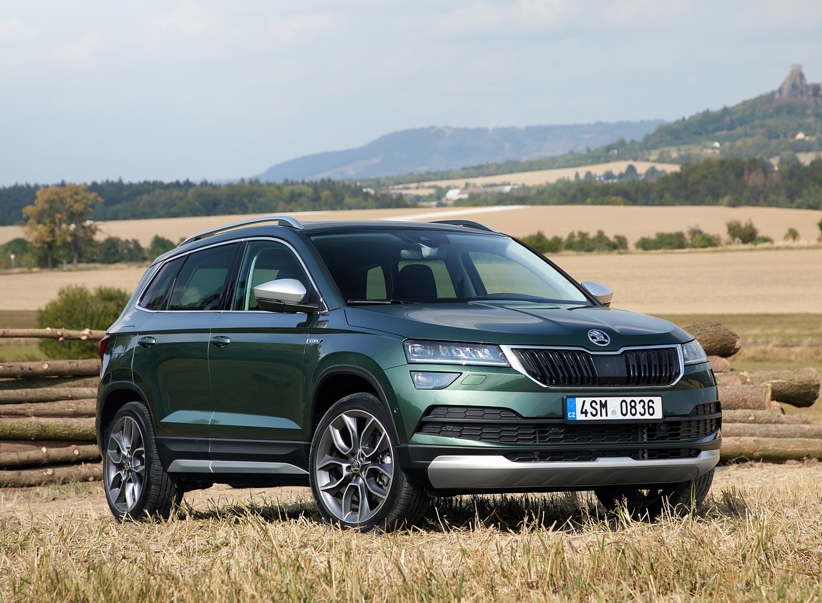 2019 Skoda Karoq Scout Front Three-Quarter Wallpapers (13)