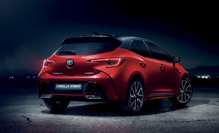 2019 Toyota Corolla Hatchback (EU-Spec) Rear Three-Quarter Wallpapers 450x275 (74)