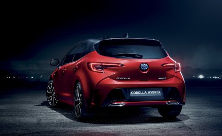 2019 Toyota Corolla Hatchback (EU-Spec) Rear Three-Quarter Wallpapers 450x275 (75)