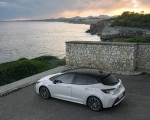 2019 Toyota Corolla Hatchback Hybrid 1.8L White Bitone (EU-Spec) Rear Three-Quarter Wallpapers 150x120