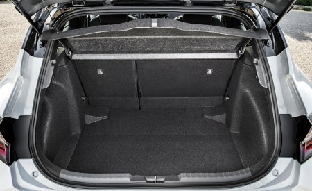 2019 Toyota Corolla Hatchback Hybrid 1.8L White Bitone (EU-Spec) Trunk Wallpapers 450x275 (72)