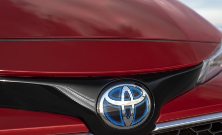 2019 Toyota Corolla Hatchback Hybrid 2.0L Red bitone (EU-Spec) Grill Wallpapers 450x275 (35)