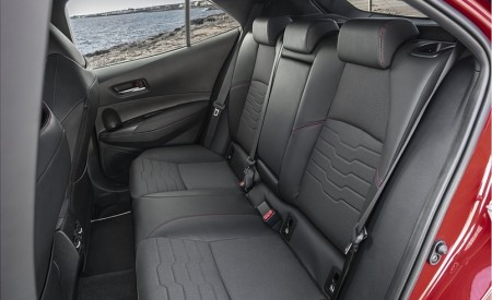 2019 Toyota Corolla Hatchback Hybrid 2.0L Red bitone (EU-Spec) Interior Rear Seats Wallpapers 450x275 (43)