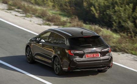 2019 Toyota Corolla Touring Sports 2.0L Brown (EU-Spec) Rear Three-Quarter Wallpapers 450x275 (19)