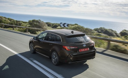 2019 Toyota Corolla Touring Sports 2.0L Brown (EU-Spec) Rear Three-Quarter Wallpapers 450x275 (4)