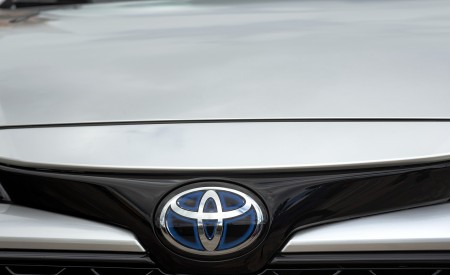 2019 Toyota Corolla Touring Sports Hybrid 1.8L Platinum (EU-Spec) Badge Wallpapers 450x275 (54)