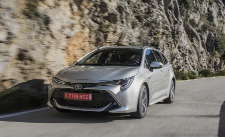 2019 Toyota Corolla Touring Sports Hybrid 1.8L Platinum (EU-Spec) Front Wallpapers 450x275 (34)