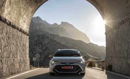 2019 Toyota Corolla Touring Sports Hybrid 1.8L Platinum (EU-Spec) Front Wallpapers 450x275 (47)