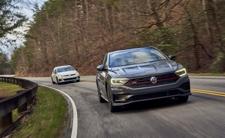 2019 Volkswagen Jetta GLI 35th Anniversary Edition Front Wallpapers 450x275 (48)