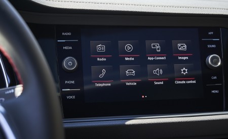 2019 Volkswagen Jetta GLI Autobahn Central Console Wallpapers 450x275 (96)