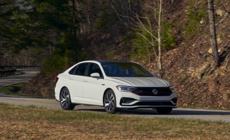 2019 Volkswagen Jetta GLI Autobahn Front Three-Quarter Wallpapers 450x275 (82)