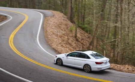 2019 Volkswagen Jetta GLI Autobahn Rear Three-Quarter Wallpapers 450x275 (84)