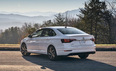 2019 Volkswagen Jetta GLI Autobahn Rear Three-Quarter Wallpapers 450x275 (85)