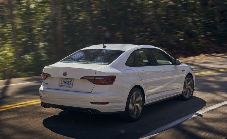 2019 Volkswagen Jetta GLI Autobahn Rear Three-Quarter Wallpapers 450x275 (78)