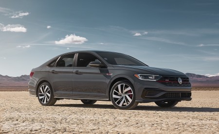 2019 Volkswagen Jetta GLI Front Three-Quarter Wallpapers 450x275 (13)