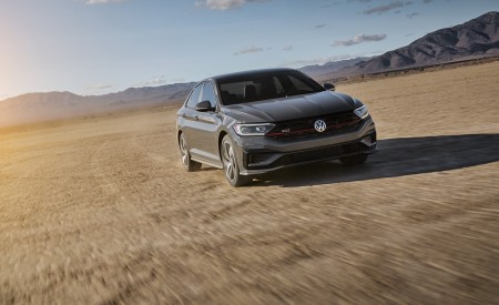 2019 Volkswagen Jetta GLI Front Three-Quarter Wallpapers 450x275 (2)