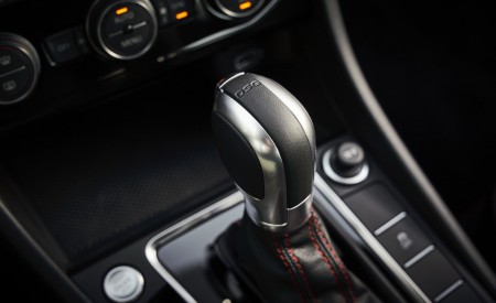 2019 Volkswagen Jetta GLI Interior Detail Wallpapers 450x275 (23)