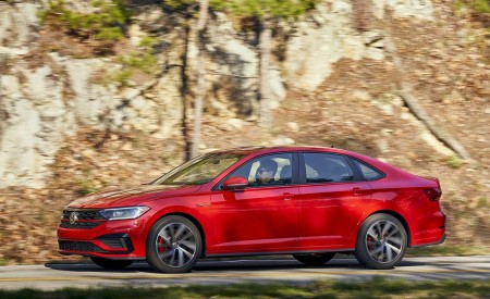 2019 Volkswagen Jetta GLI S Front Three-Quarter Wallpapers 450x275 (30)