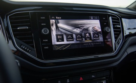 2019 Volkswagen T-Roc R Central Console Wallpapers 450x275 (94)