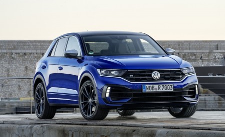 2019 Volkswagen T-Roc R Front Three-Quarter Wallpapers 450x275 (135)