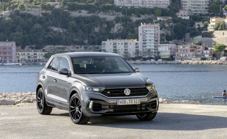 2019 Volkswagen T-Roc R Front Three-Quarter Wallpapers 450x275 (110)