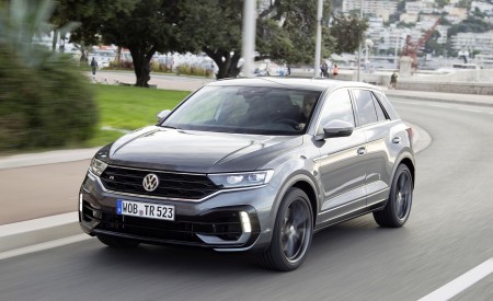 2019 Volkswagen T-Roc R Front Three-Quarter Wallpapers 450x275 (96)