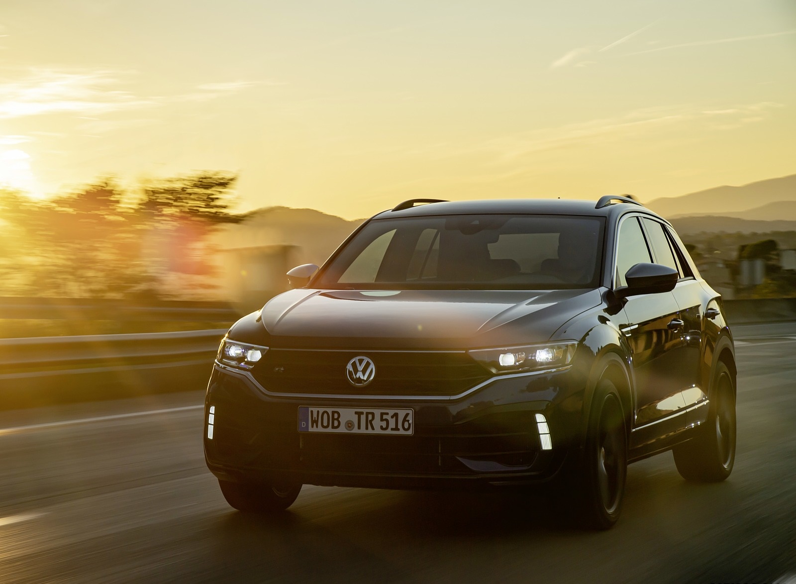 2019 Volkswagen T-Roc R Front Three-Quarter Wallpapers (12)