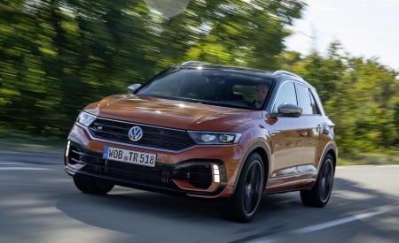 2019 Volkswagen T-Roc R Front Three-Quarter Wallpapers 450x275 (44)