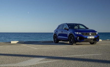 2019 Volkswagen T-Roc R Front Three-Quarter Wallpapers 450x275 (25)