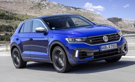 2019 Volkswagen T-Roc R Front Three-Quarter Wallpapers 450x275 (124)