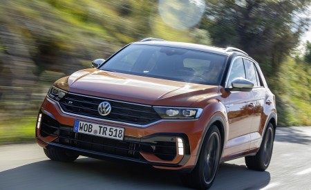 2019 Volkswagen T-Roc R Front Three-Quarter Wallpapers 450x275 (45)