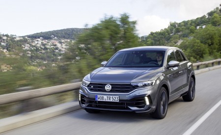 2019 Volkswagen T-Roc R Front Three-Quarter Wallpapers 450x275 (100)