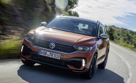 2019 Volkswagen T-Roc R Front Three-Quarter Wallpapers 450x275 (47)